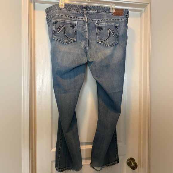 Maurices, size 22 Reg, light wash denim. Distressed hem. - Picture 2 of 2